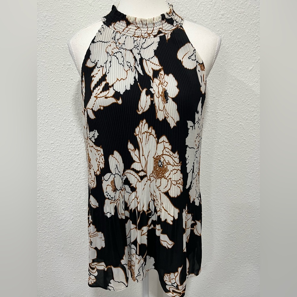 APT 9 Floral Pleated Swing Halter Top EUC - Picture 1 of 6
